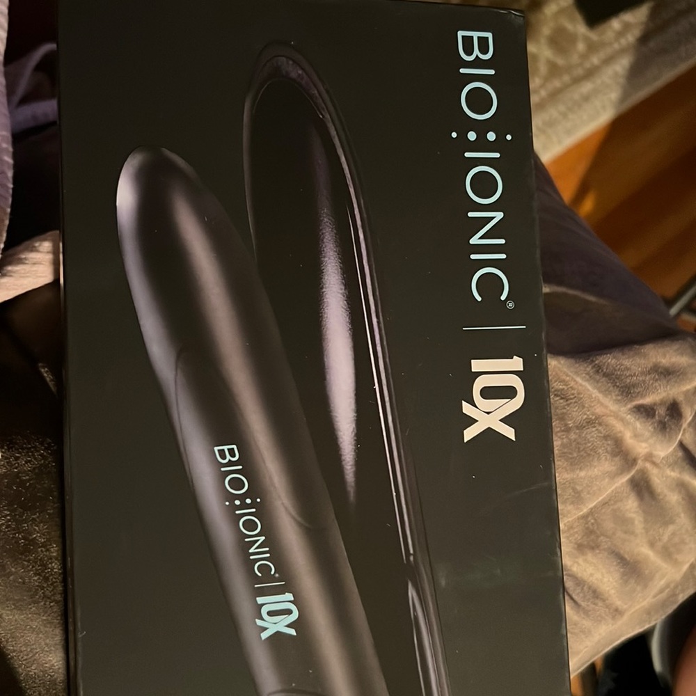 Sleek and new flat iron, hasn’t been removed from the box.